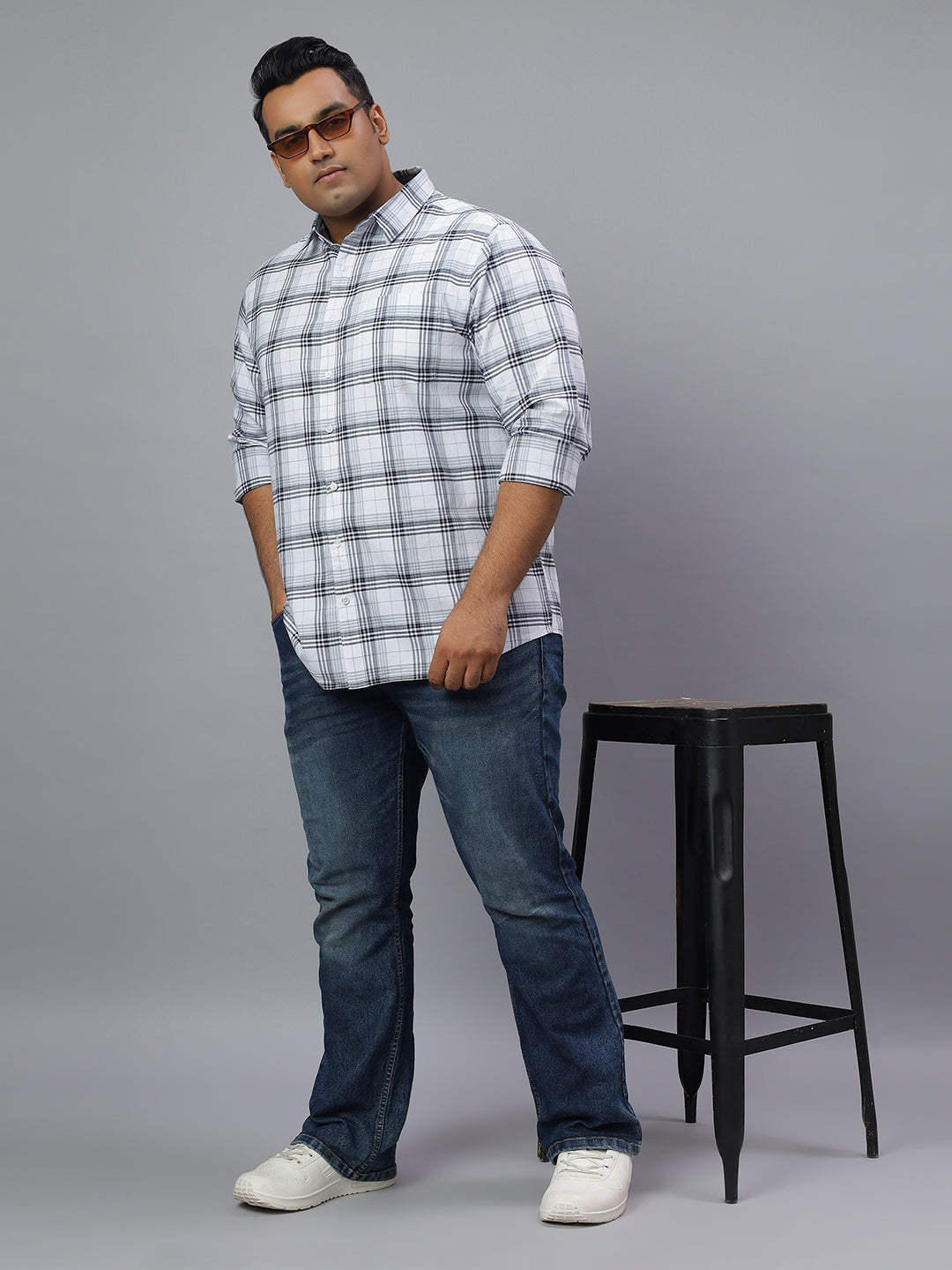 Men White and Blue Checkered Long Sleeve Cotton Plus Size Casual Shirt