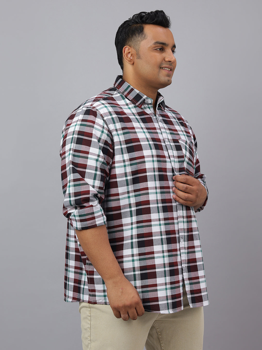 Men White, Maroon and Green Cotton Checks 1 Pocket Slim Fit Casual Shirt