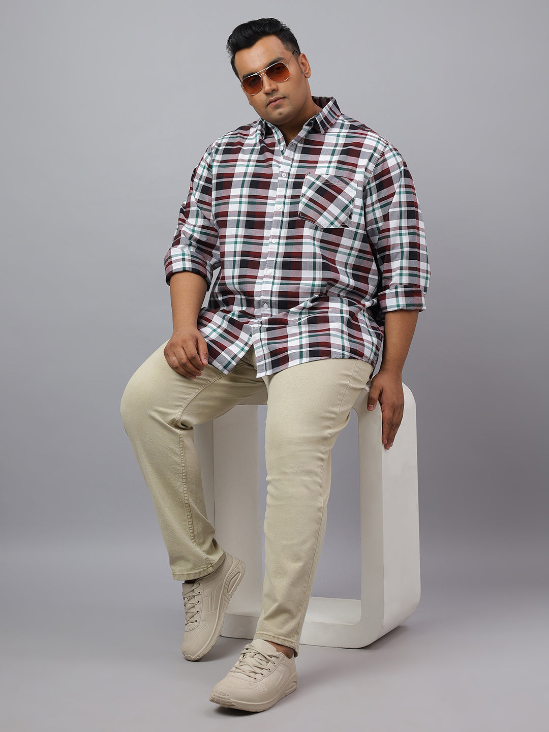 Men White, Maroon and Green Cotton Checks 1 Pocket Slim Fit Casual Shirt