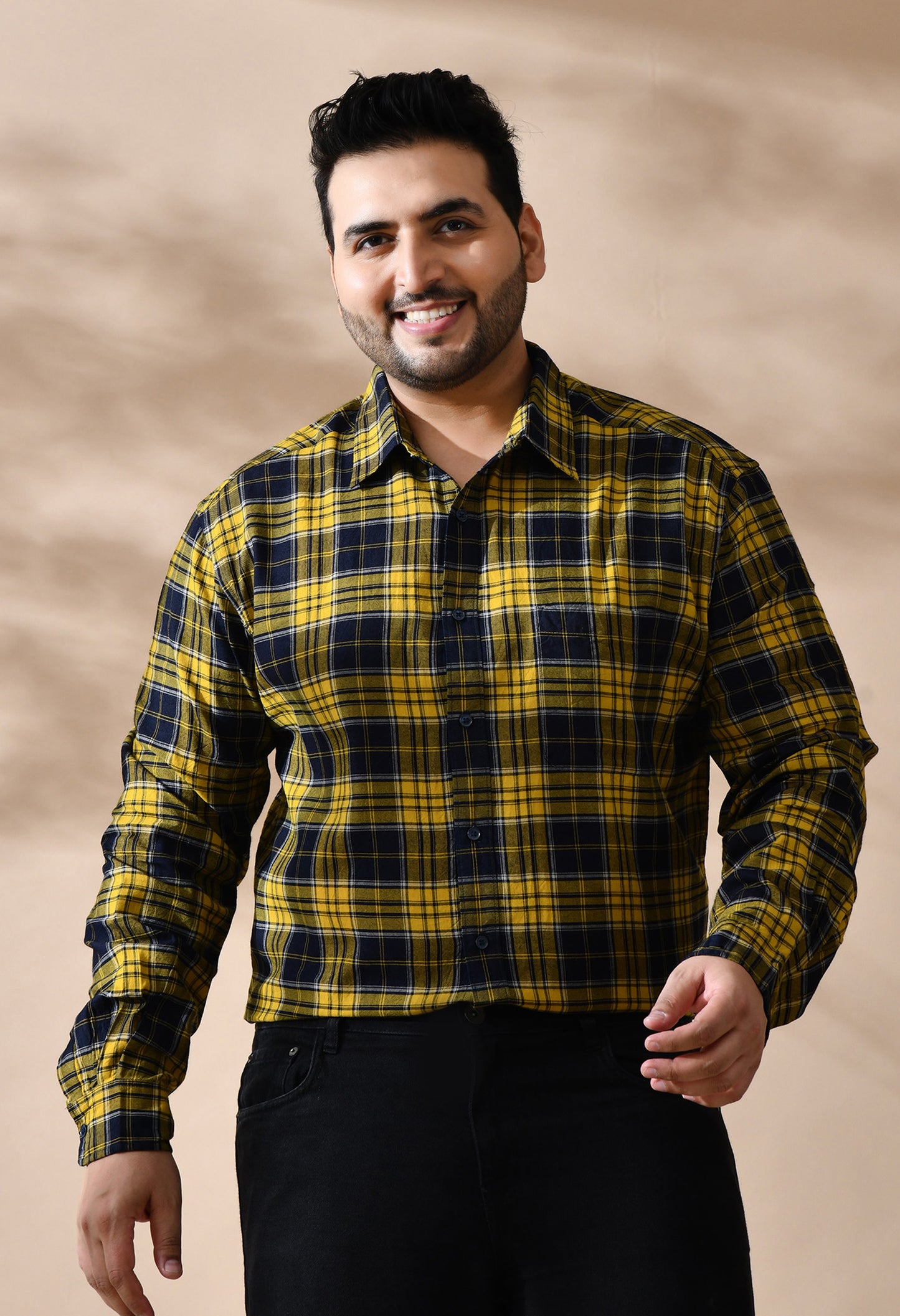 Men Brushed Flannel Yellow Black and White Checkered Classic Fit 1 Pocket Smart Casual Shirt