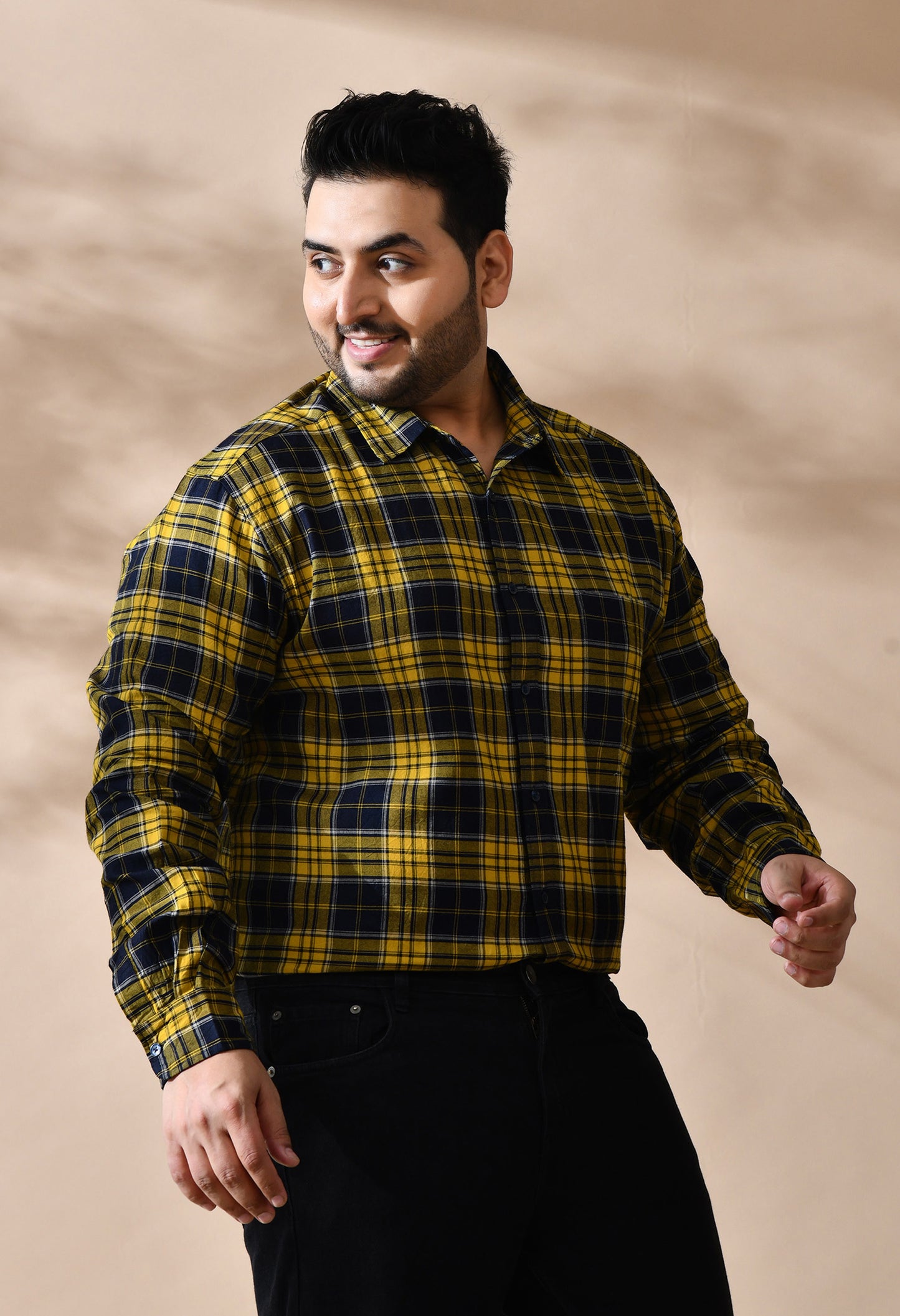 Men Brushed Flannel Yellow Black and White Checkered Classic Fit 1 Pocket Smart Casual Shirt