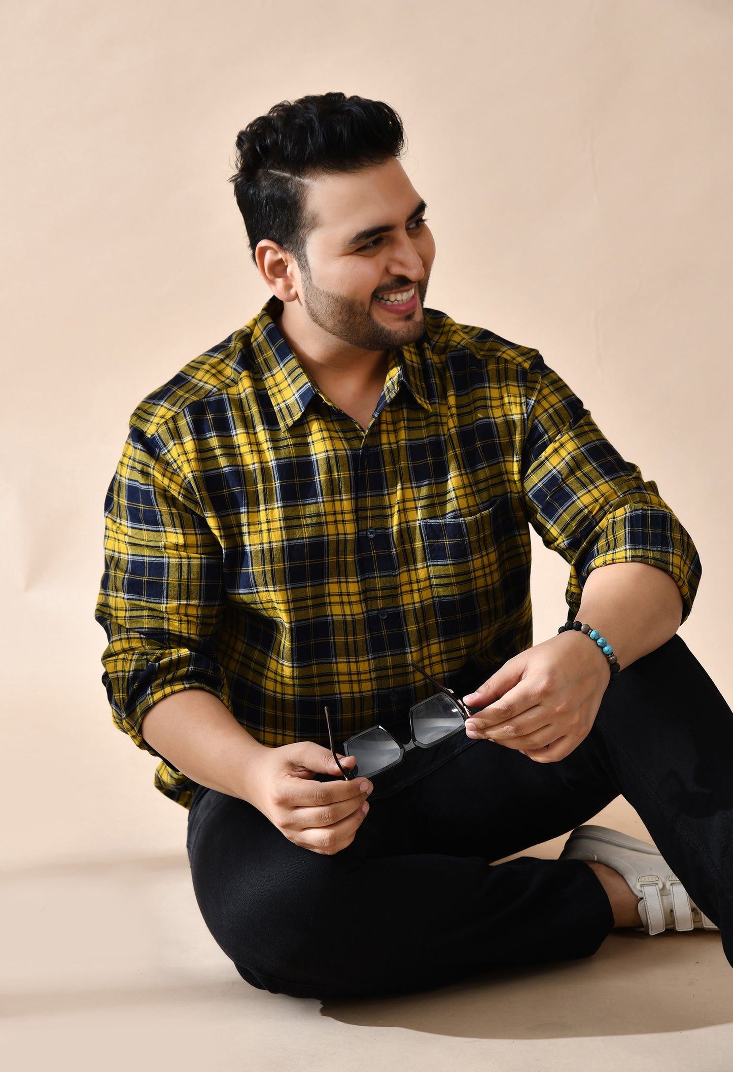 Men Brushed Flannel Yellow Black and White Checkered Classic Fit 1 Pocket Smart Casual Shirt