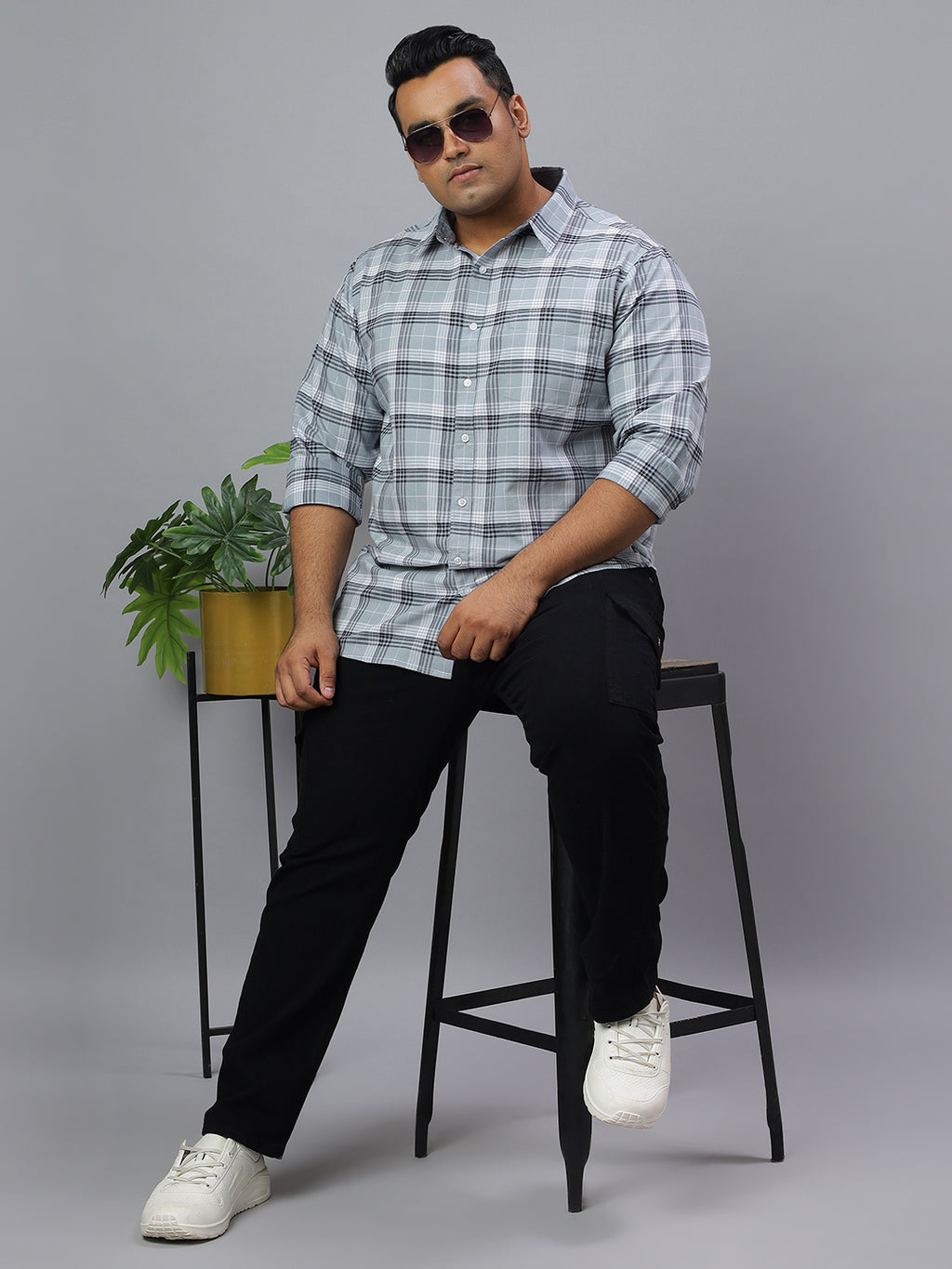 Men Grey and White Checkered Long Sleeve Cotton Plus Size Casual Shirt