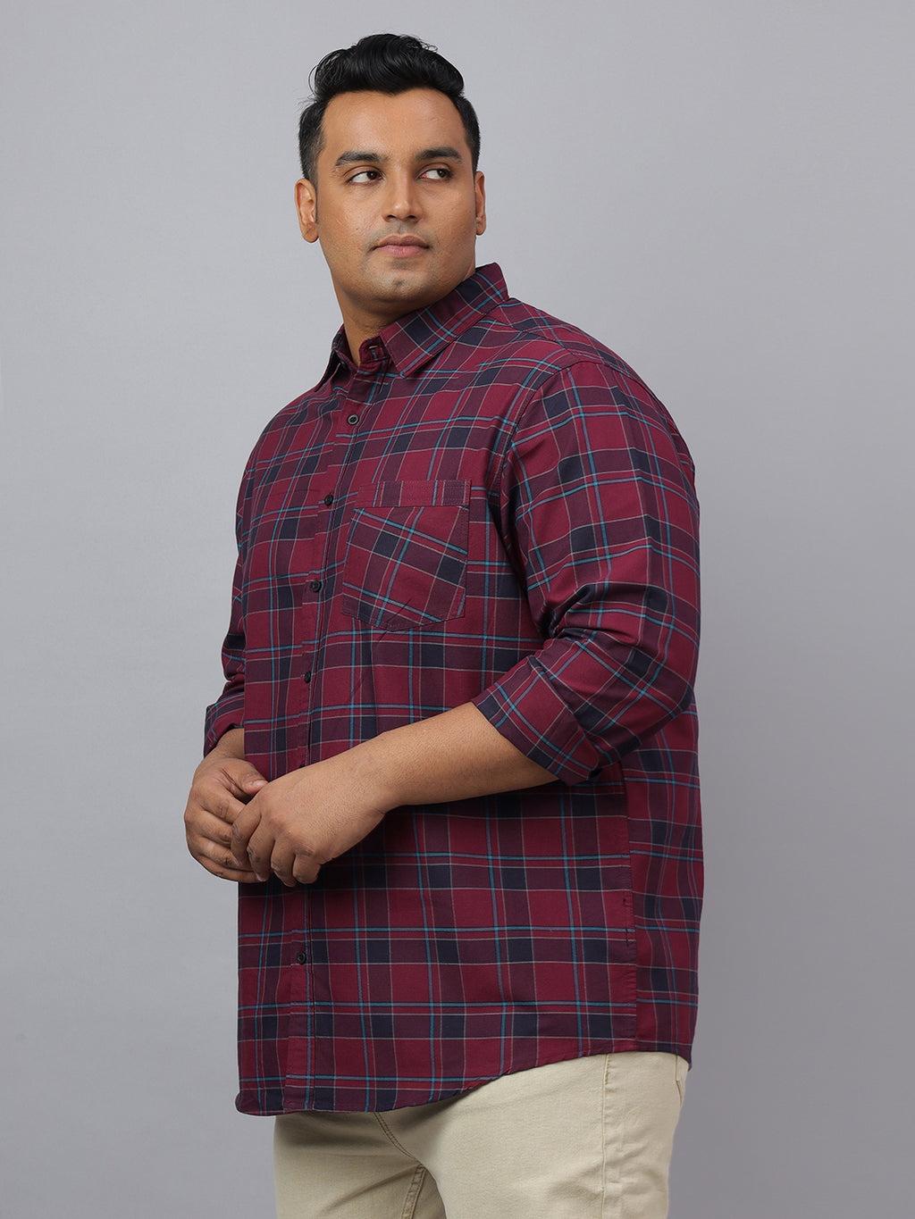 Men Maroon and Blue Cotton Checks 1 Pocket Slim Fit Casual Shirt