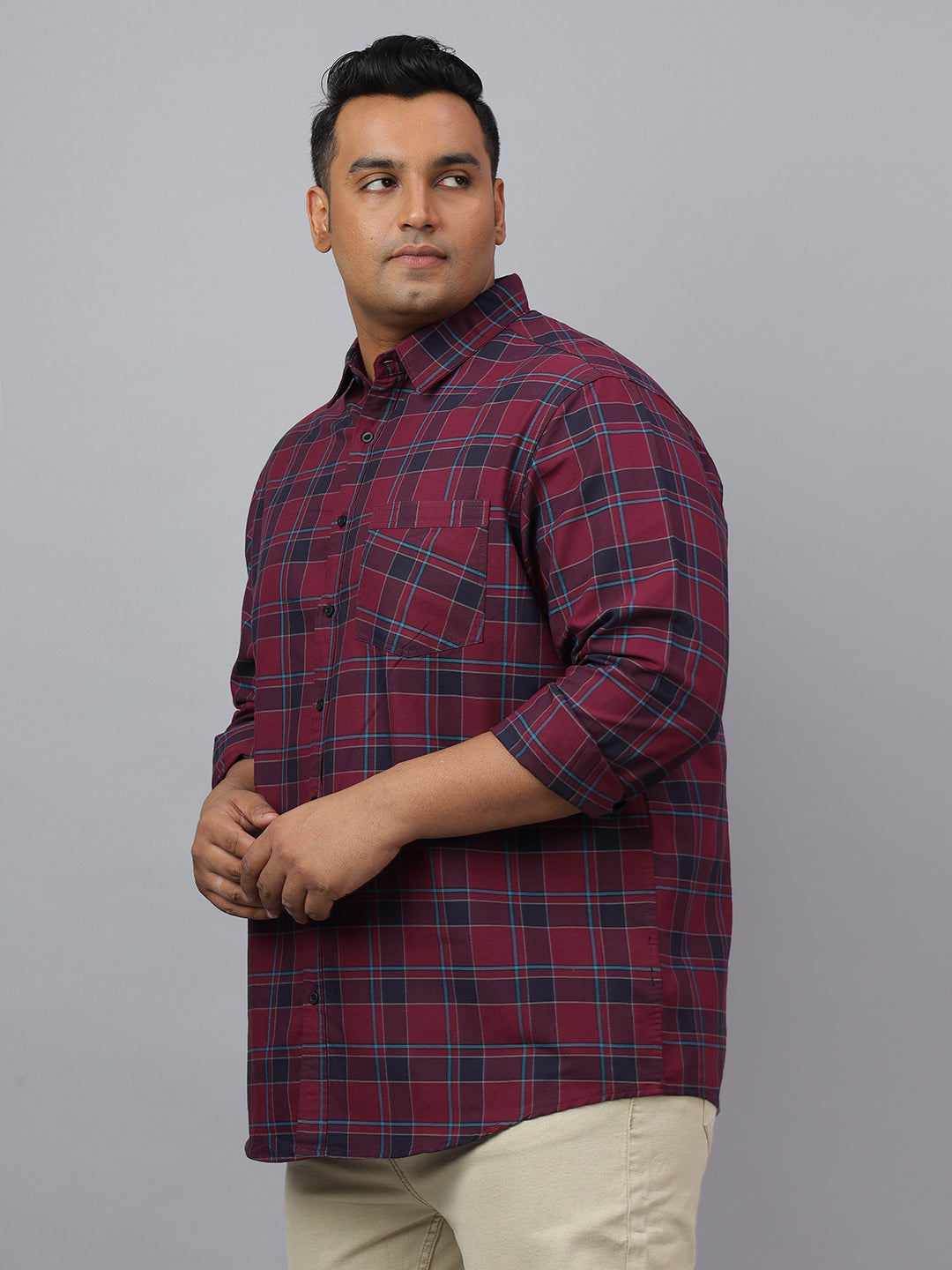 Men Maroon and Blue Cotton Checks 1 Pocket Slim Fit Casual Shirt