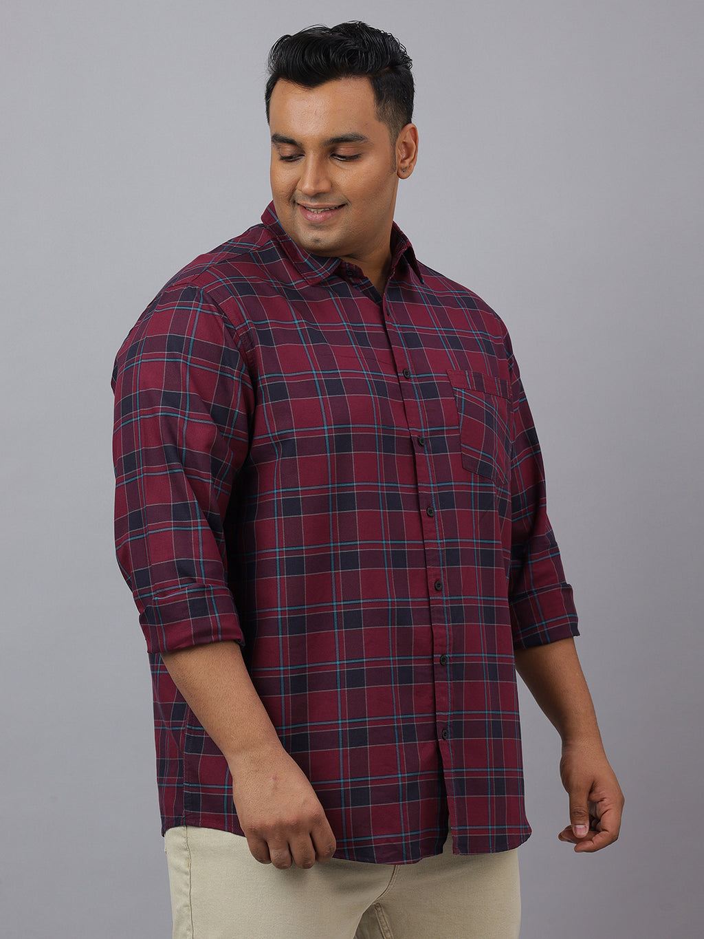 Men Maroon and Blue Cotton Checks 1 Pocket Slim Fit Casual Shirt