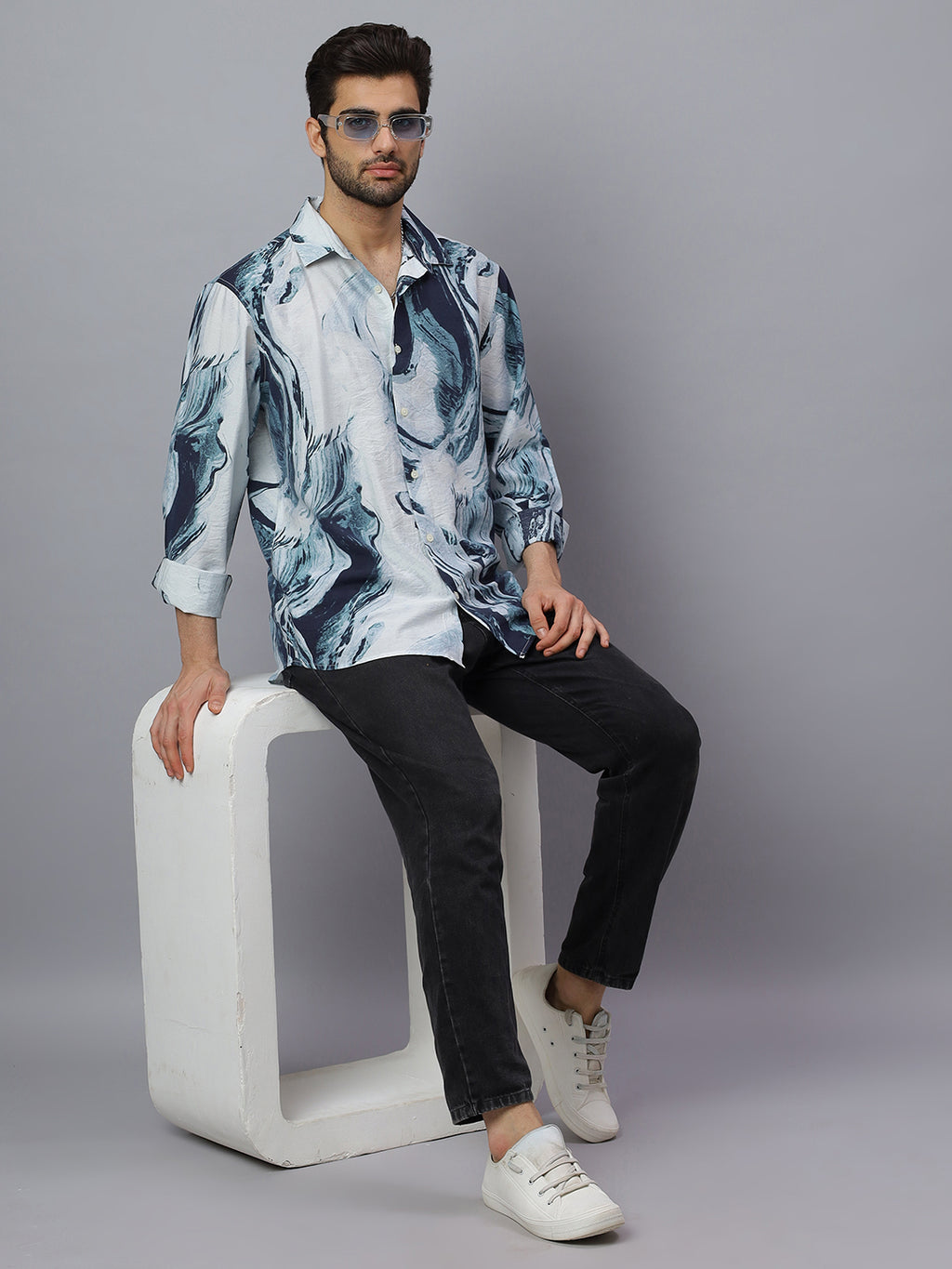 Men Blue White Printed Viscose Polymide Long Sleeve Slim Fit Beach Wear Shirt