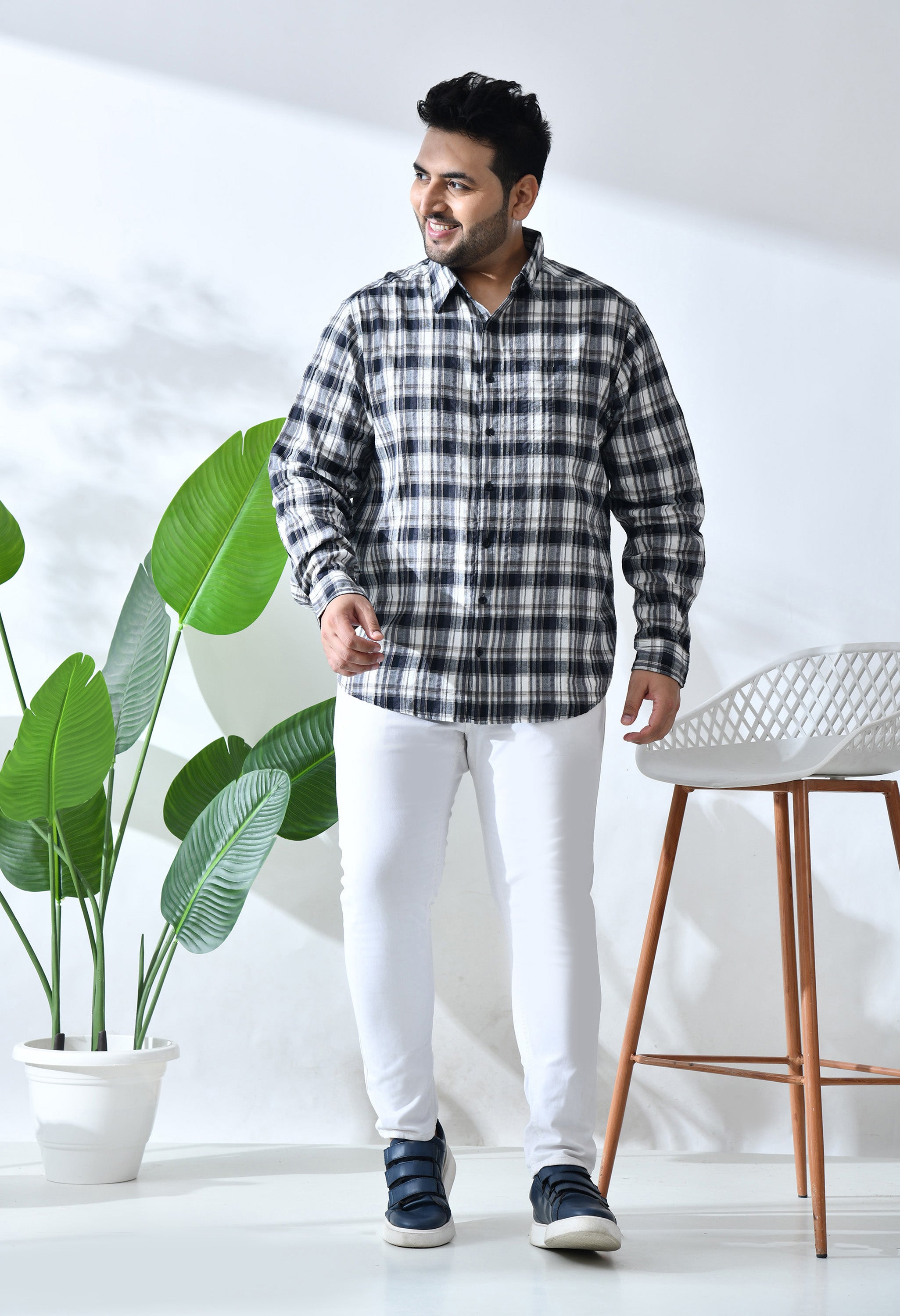 Men Crushed Cotton Black and Grey Checkered Classic Fit Pocket Smart Casual Shirt