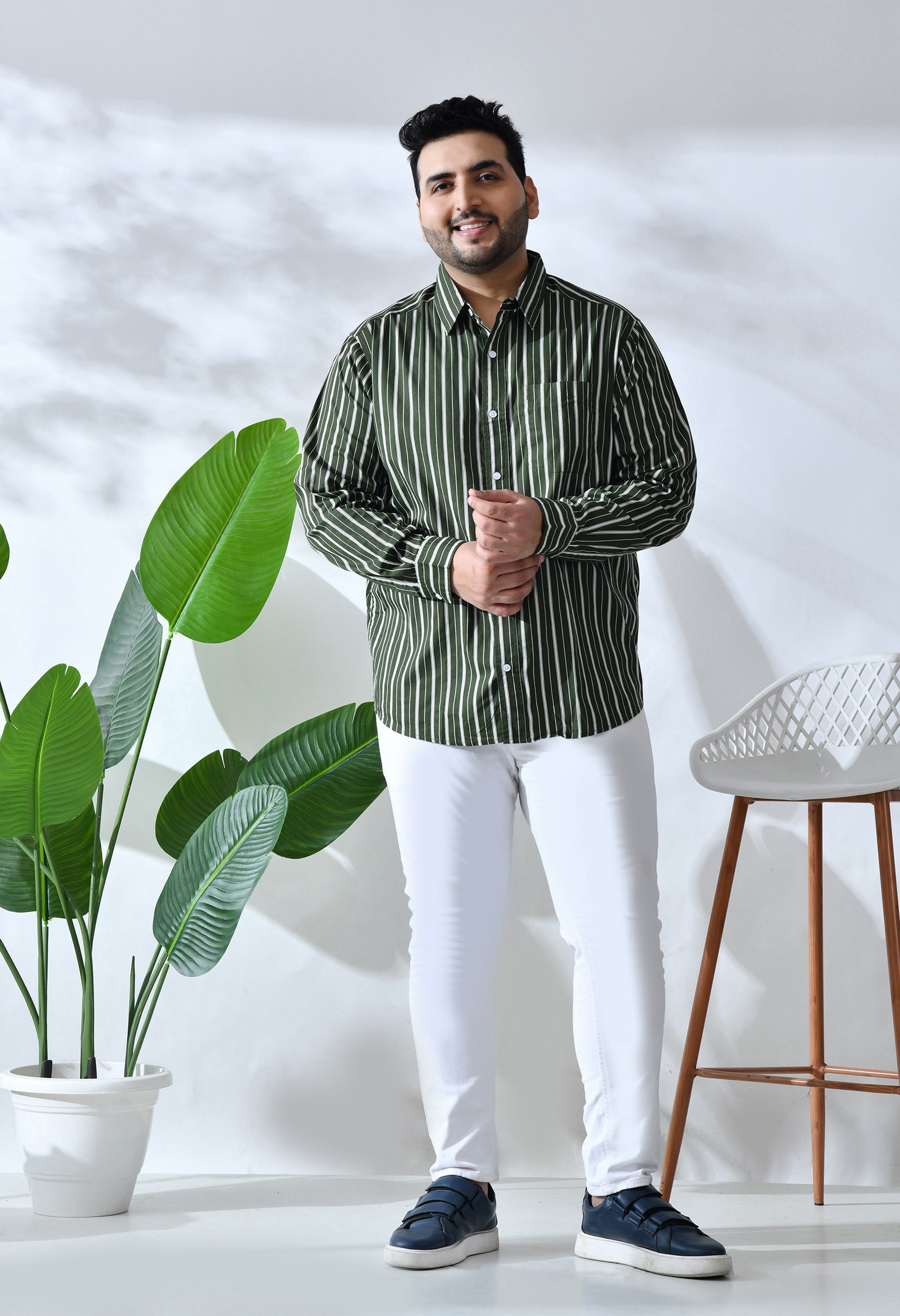 Men Cotton Green and White Striped Classic Fit 1 Pocket Smart Casual Shirt