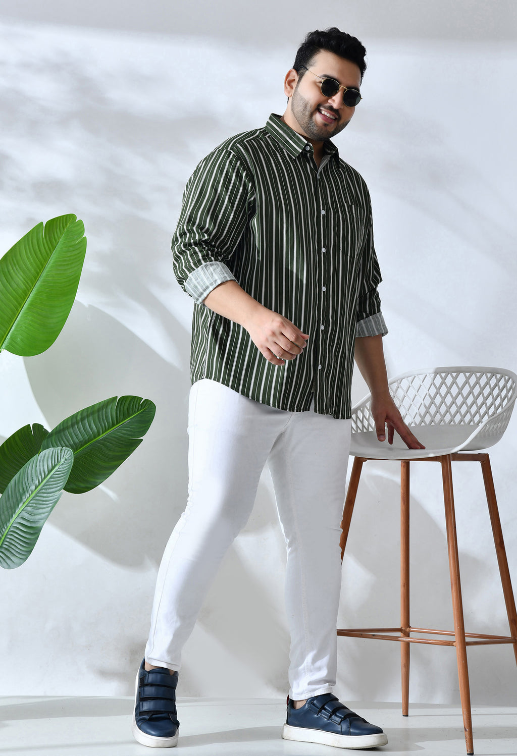 Men Cotton Green and White Striped Classic Fit 1 Pocket Smart Casual Shirt