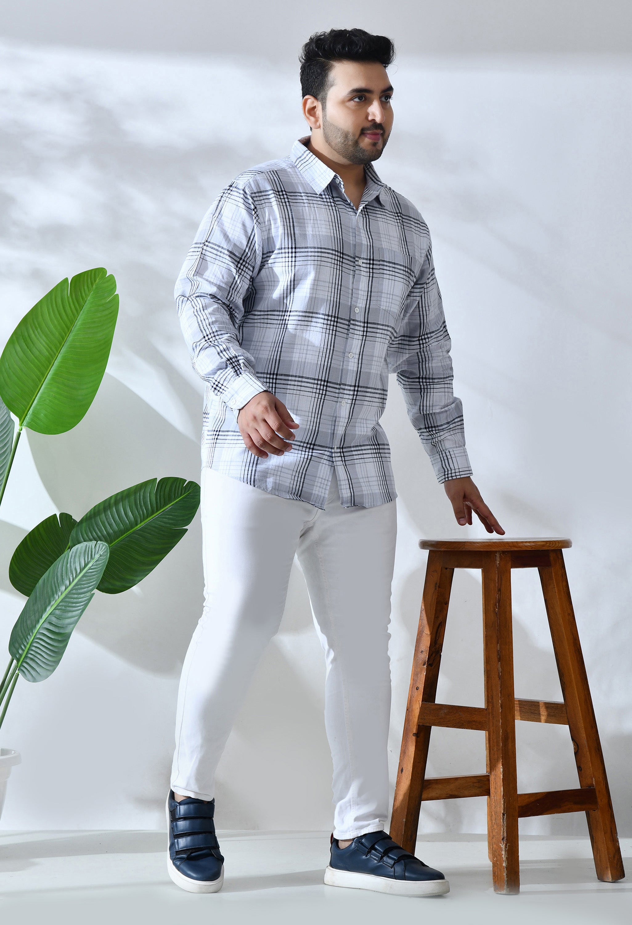 Men Cotton White and Black Pestal Shade Checkered Classic Fit Pocket Smart Casual Shirt