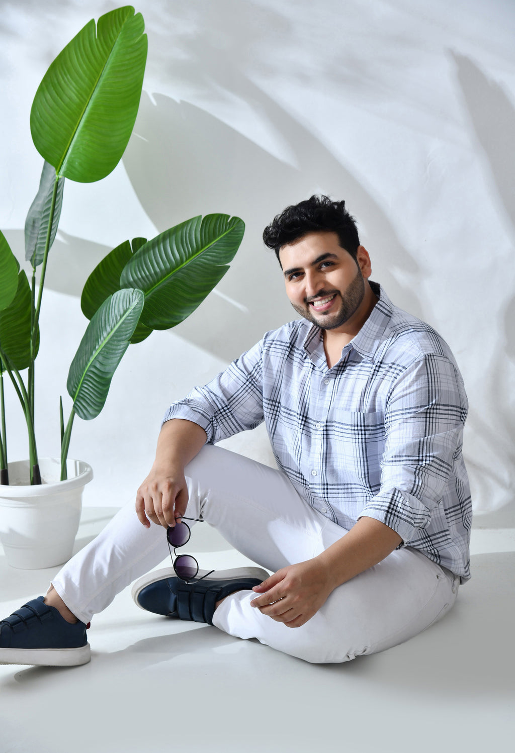 Men Cotton White and Black Pestal Shade Checkered Classic Fit Pocket Smart Casual Shirt