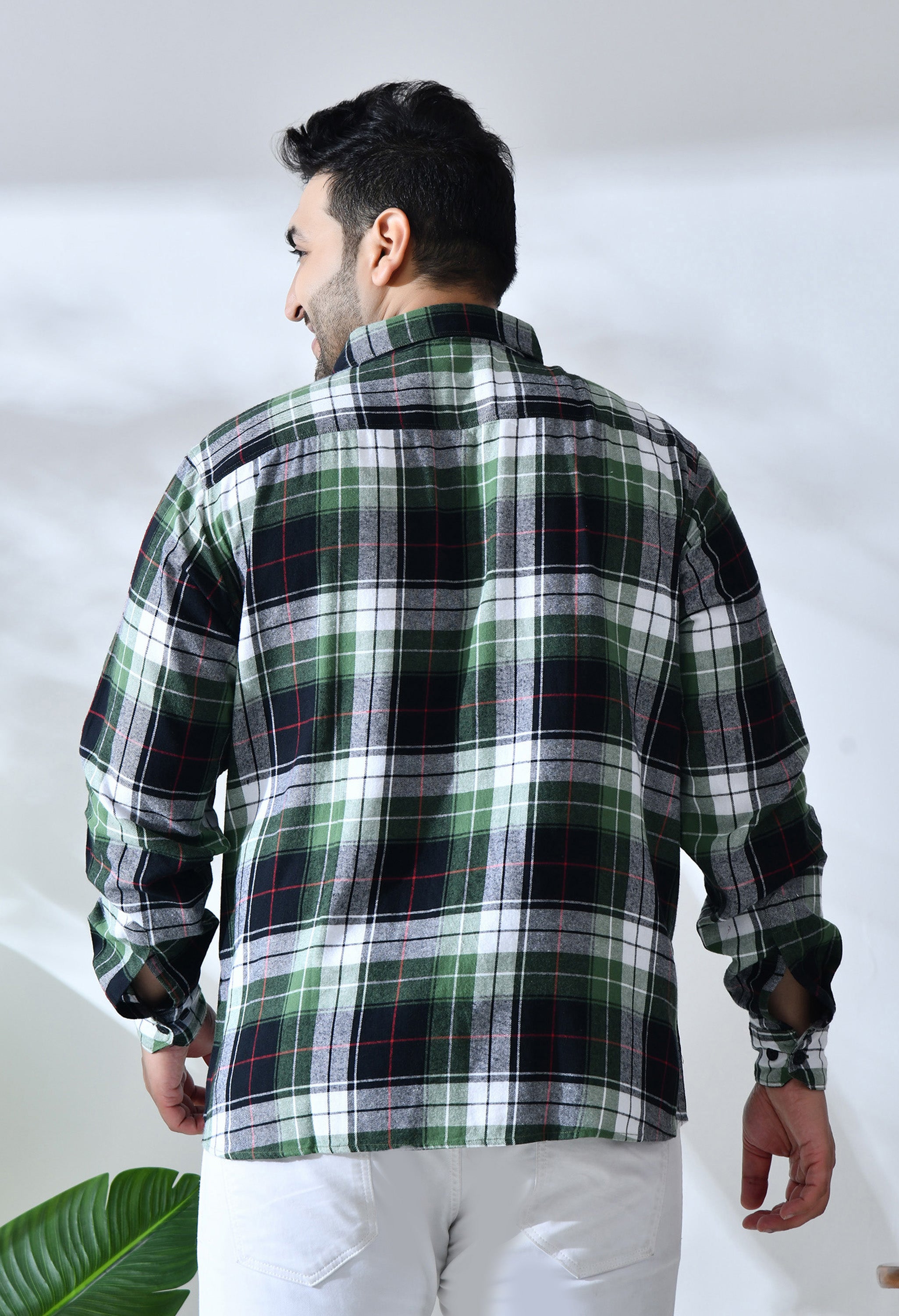 Men Brushed Flannel Green Black and White Checkered Classic Fit 1 Pocket Smart Casual Shirt