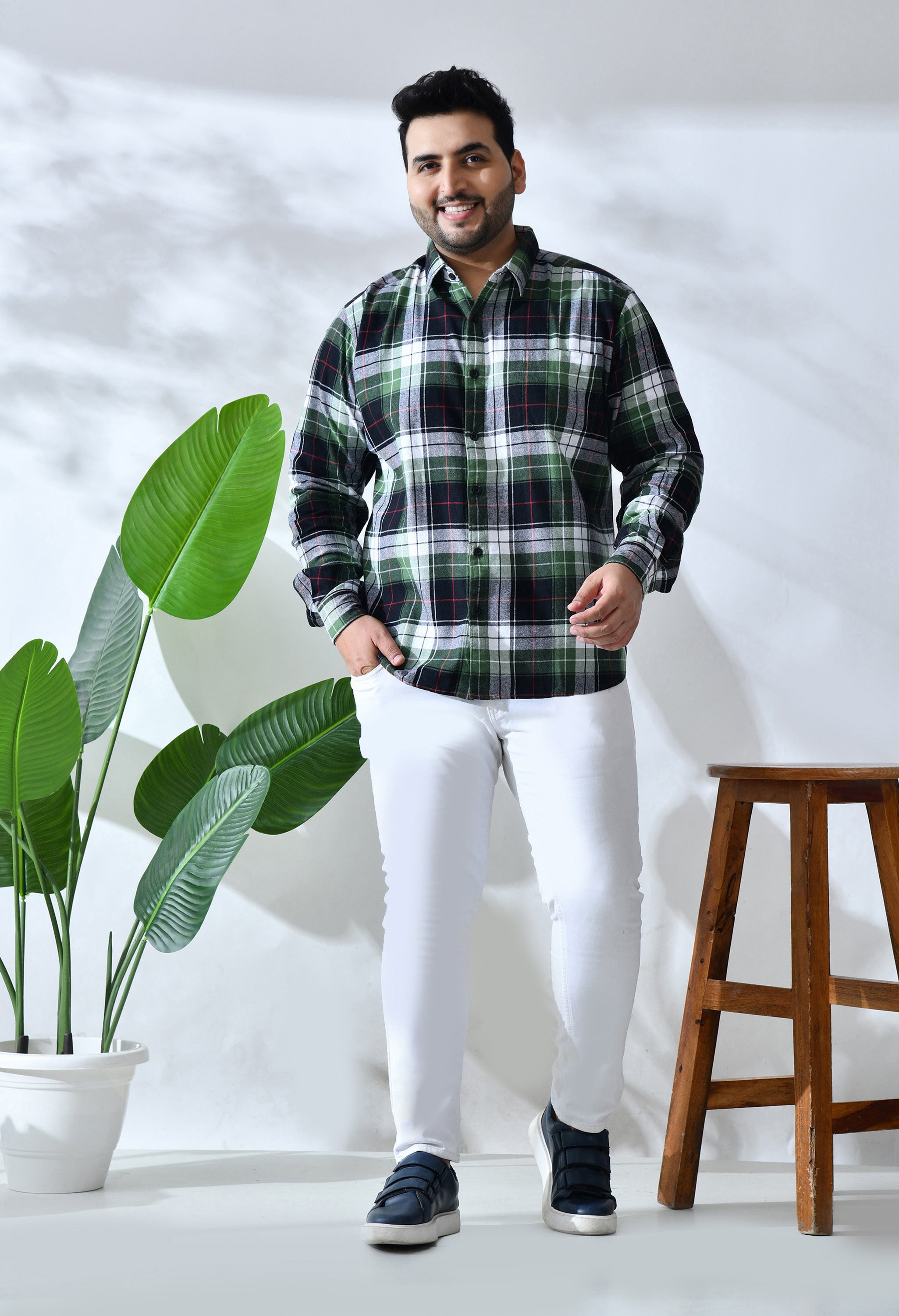 Men Brushed Flannel Green Black and White Checkered Classic Fit 1 Pocket Smart Casual Shirt