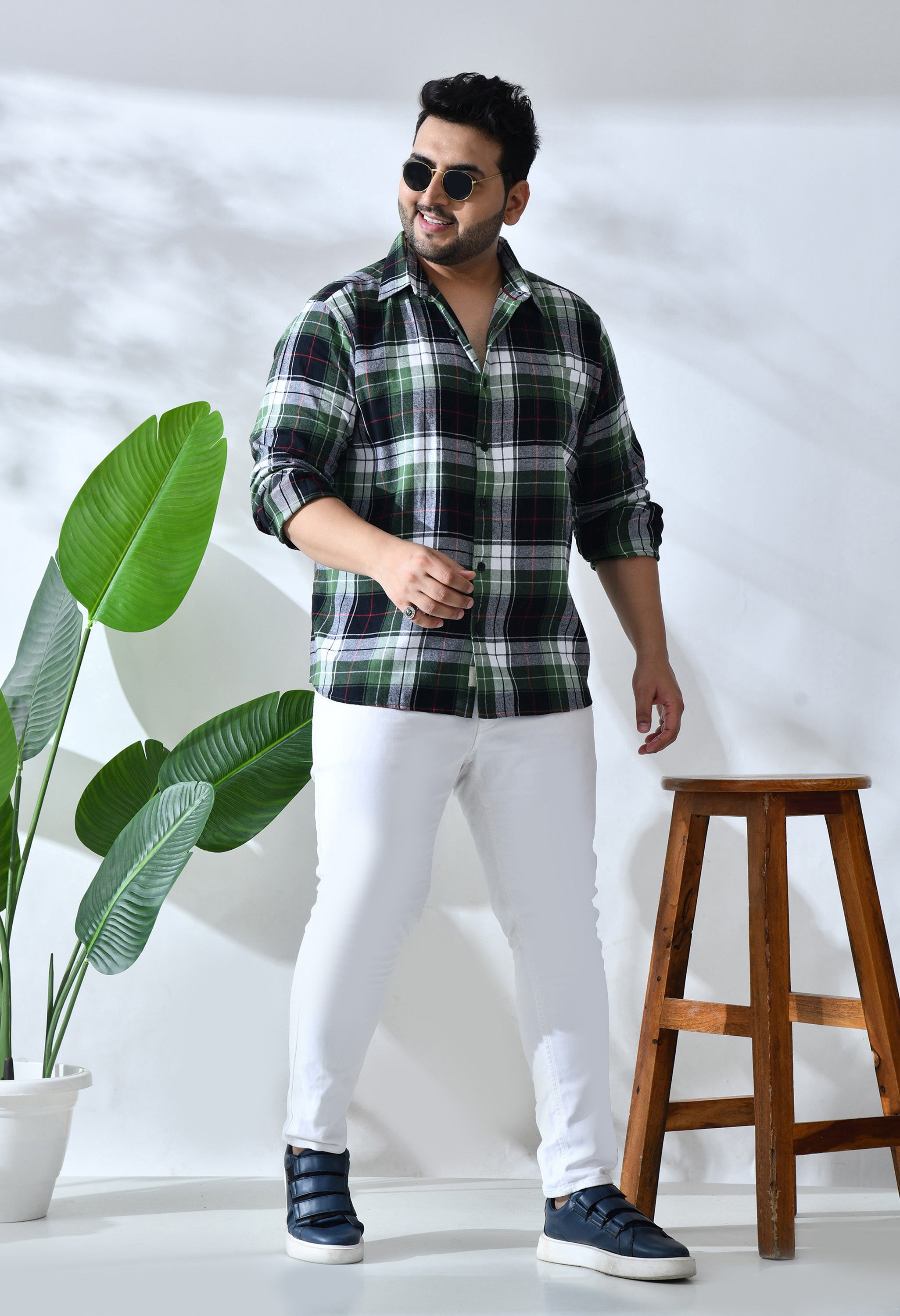 Men Brushed Flannel Green Black and White Checkered Classic Fit 1 Pocket Smart Casual Shirt