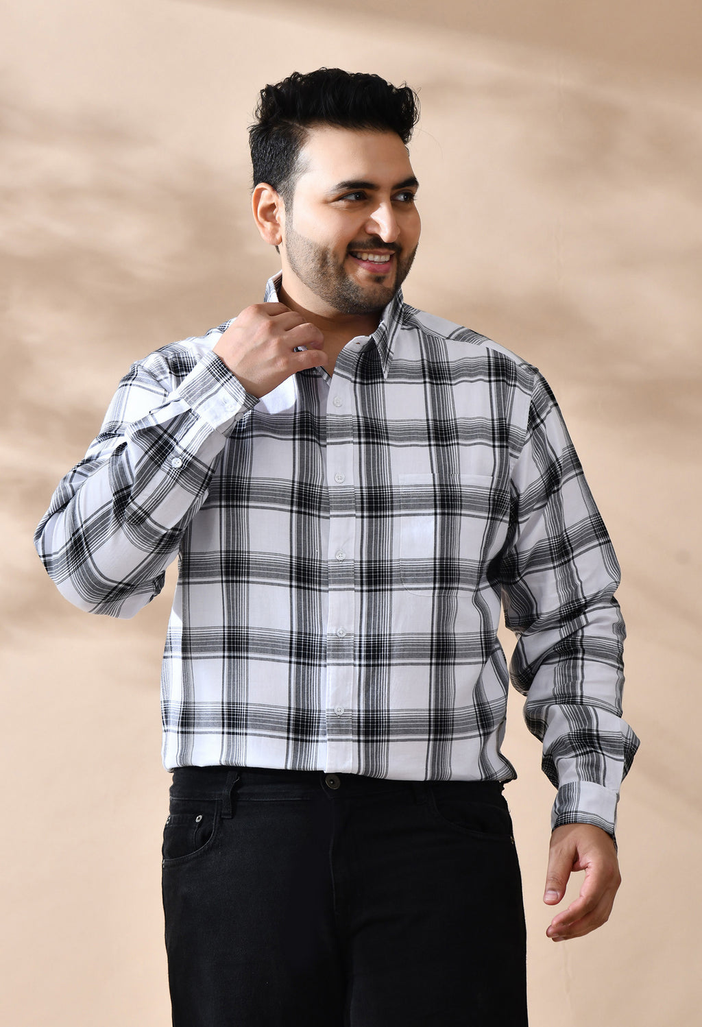 Men Black and White Checkered Classic Fit 1 Pocket Smart Casual Shirt