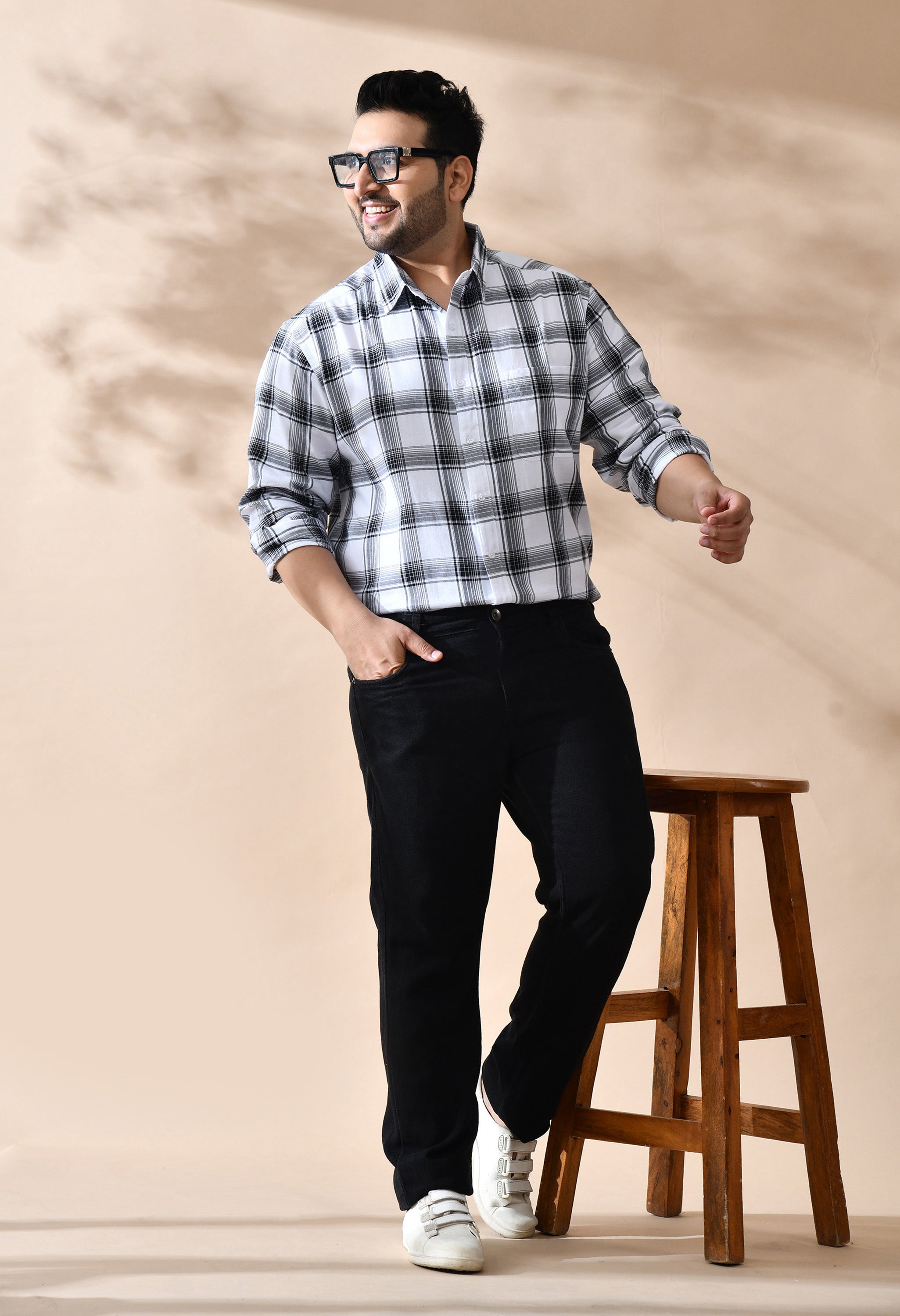 Men Black and White Checkered Classic Fit 1 Pocket Smart Casual Shirt