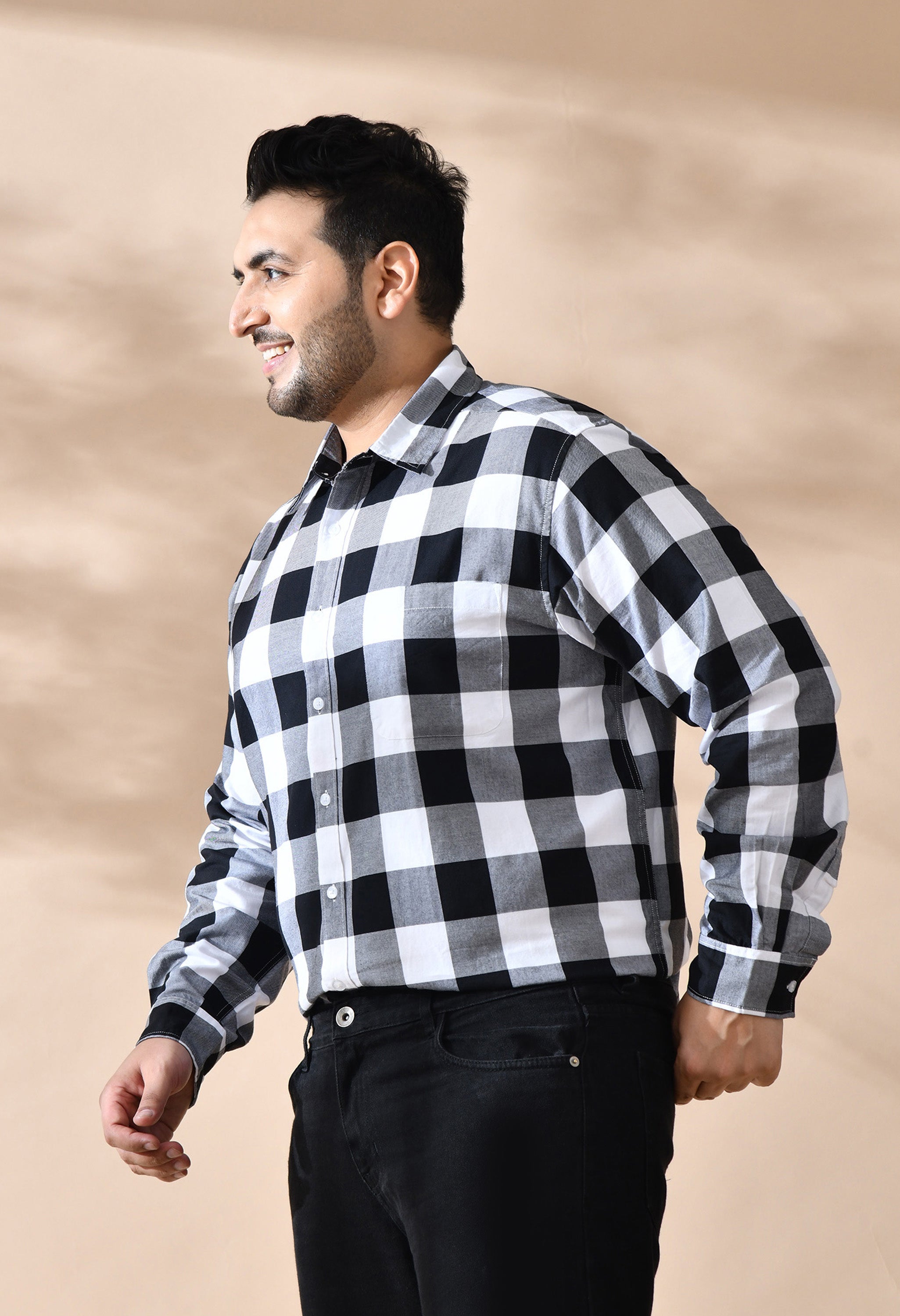 Men Black and White Checkered Classic Fit 1 Pocket Smart Casual Shirt