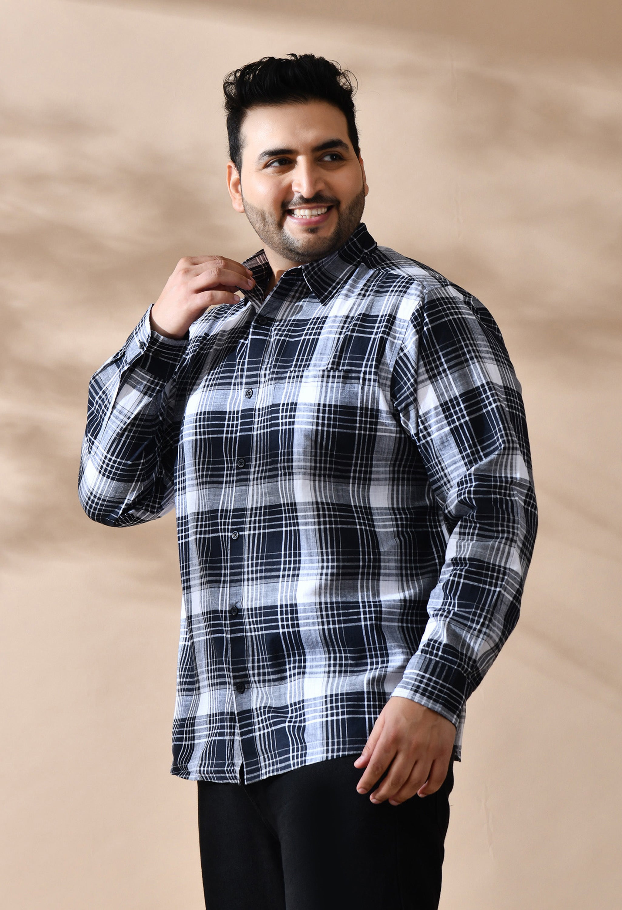 Men Cotton Black and White Dark Shade Checkered Classic Fit Pocket Smart Casual Shirt